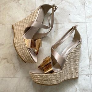 Burberry Made in Italy Satin Rosegold Leather Bow Espadrilles Sandals size 9